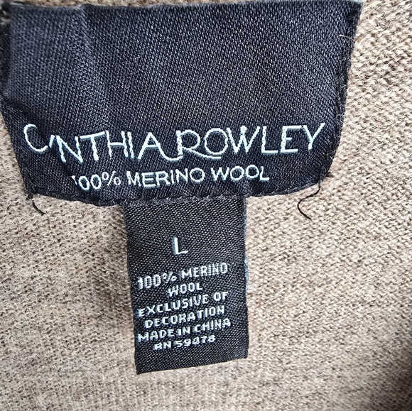 Cynthia Rowley Elegant Tan Women's Merino Wool Cardigan Sweater with Buckle Sz L - Picture 14 of 14